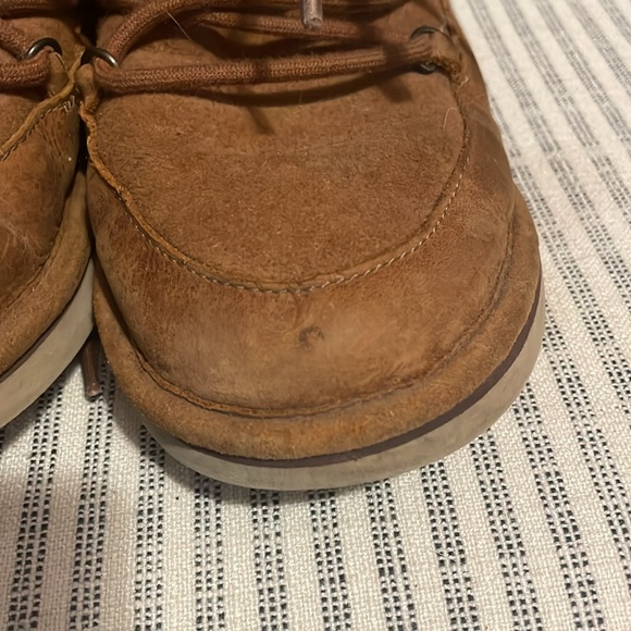Ugg boots. - Picture 3 of 10